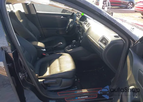 2012 Volkswagen Jetta 2.5L Se z USA, uszkodzony, nr VIN 3VWDP7AJ8CM451348